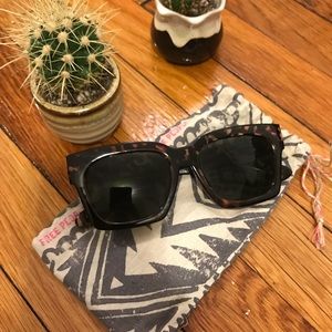 Quay Midnight Runner Sunnies